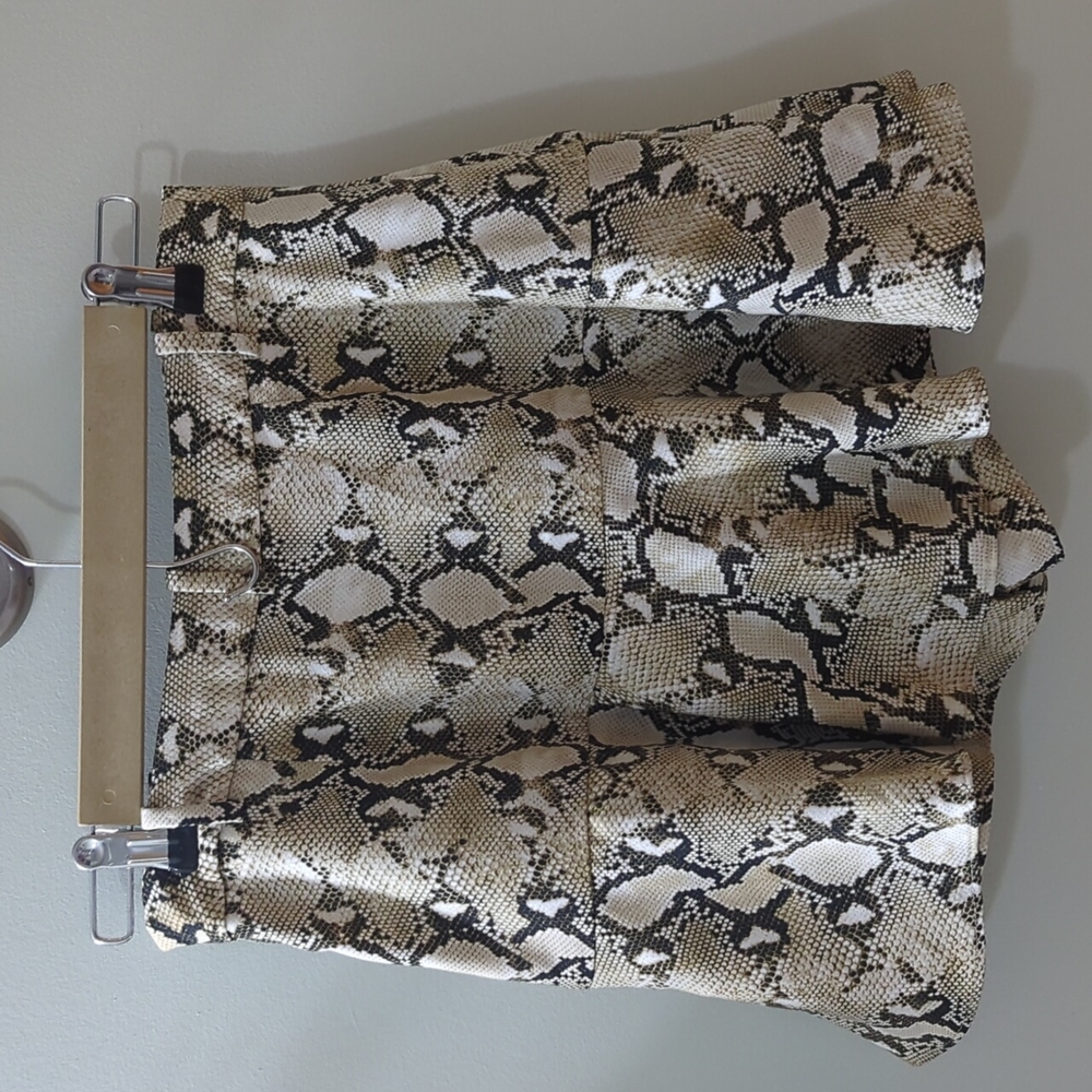 Zara snake skin print Mini skirt/shorts Size M